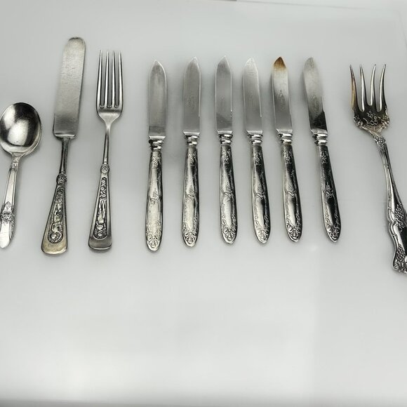 VINTAGE Silverware 9-pc | Collectible Serving Pieces | WM. Rogers - Picture 4 of 10